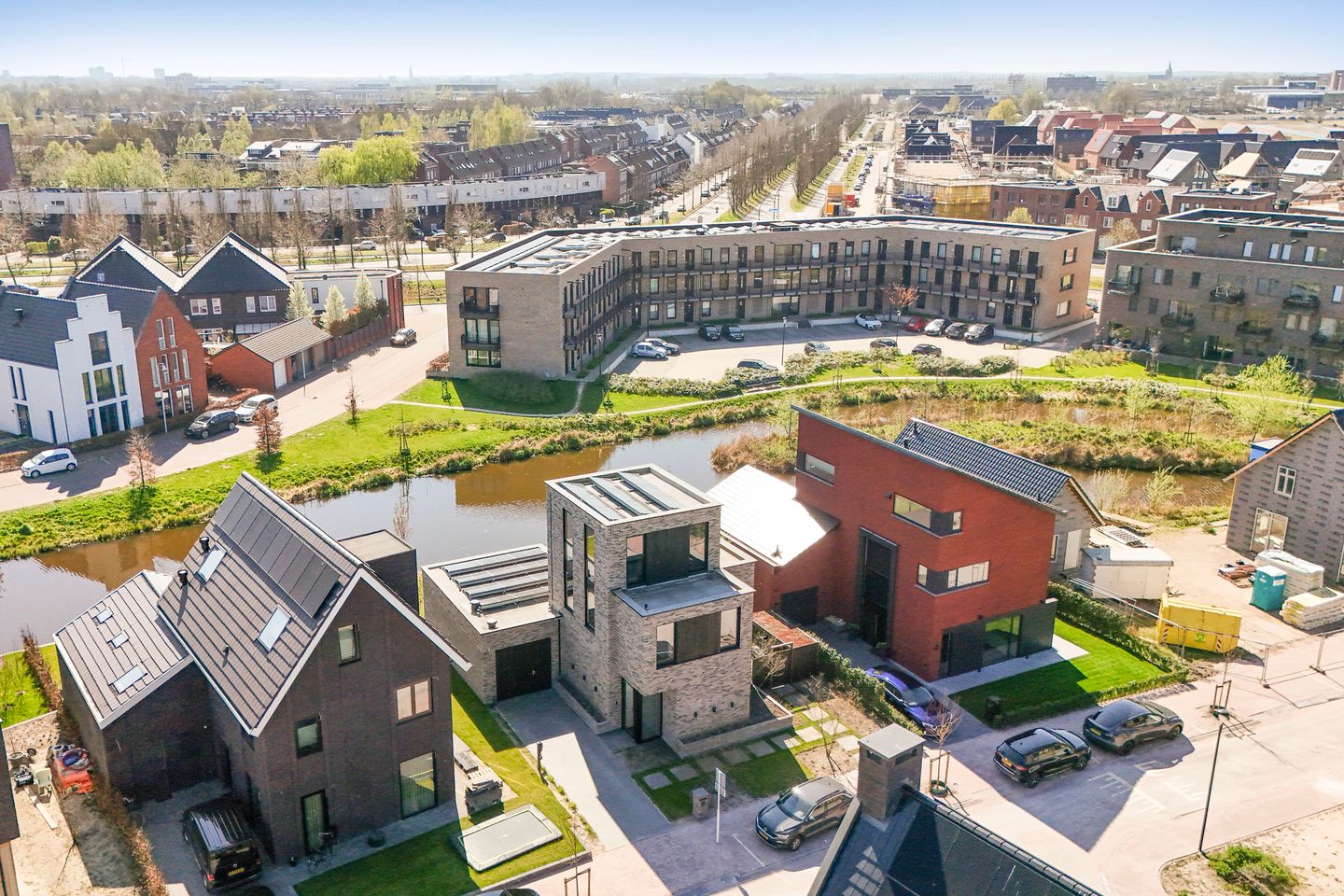 Foto 44 van Zaltbommelstraat 8