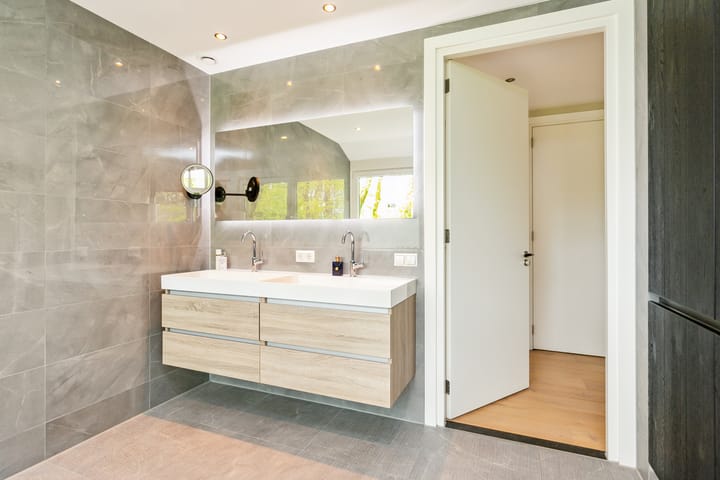 Photo 39 of De Venen 5-A