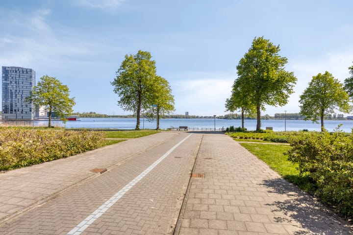 Foto 30 van Naardenstraat 14