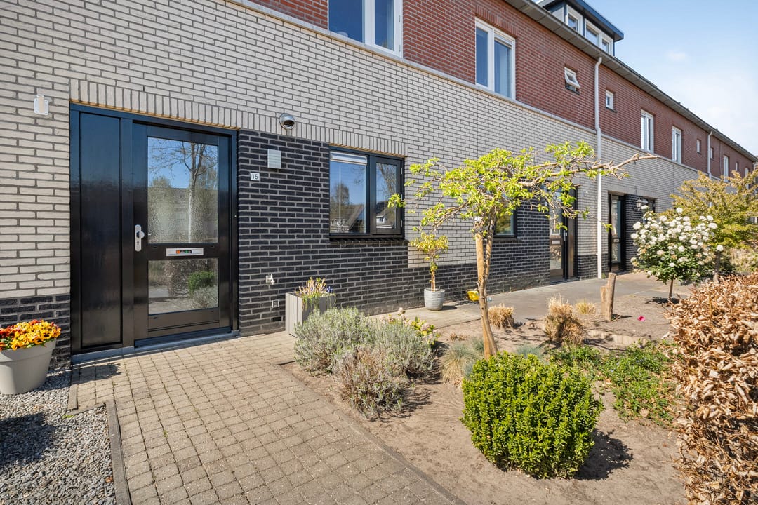 Foto 2 van Van Laarstraat 15