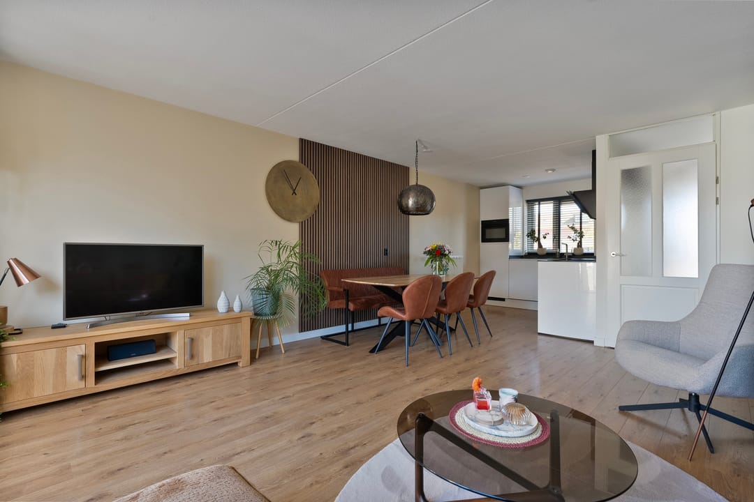 Foto 8 van Van Laarstraat 15