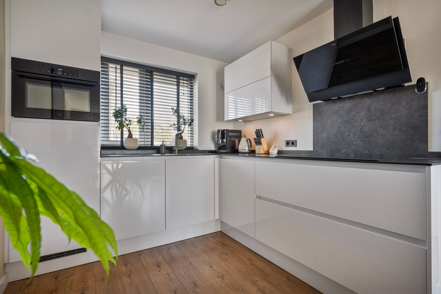 Foto 10 van Van Laarstraat 15