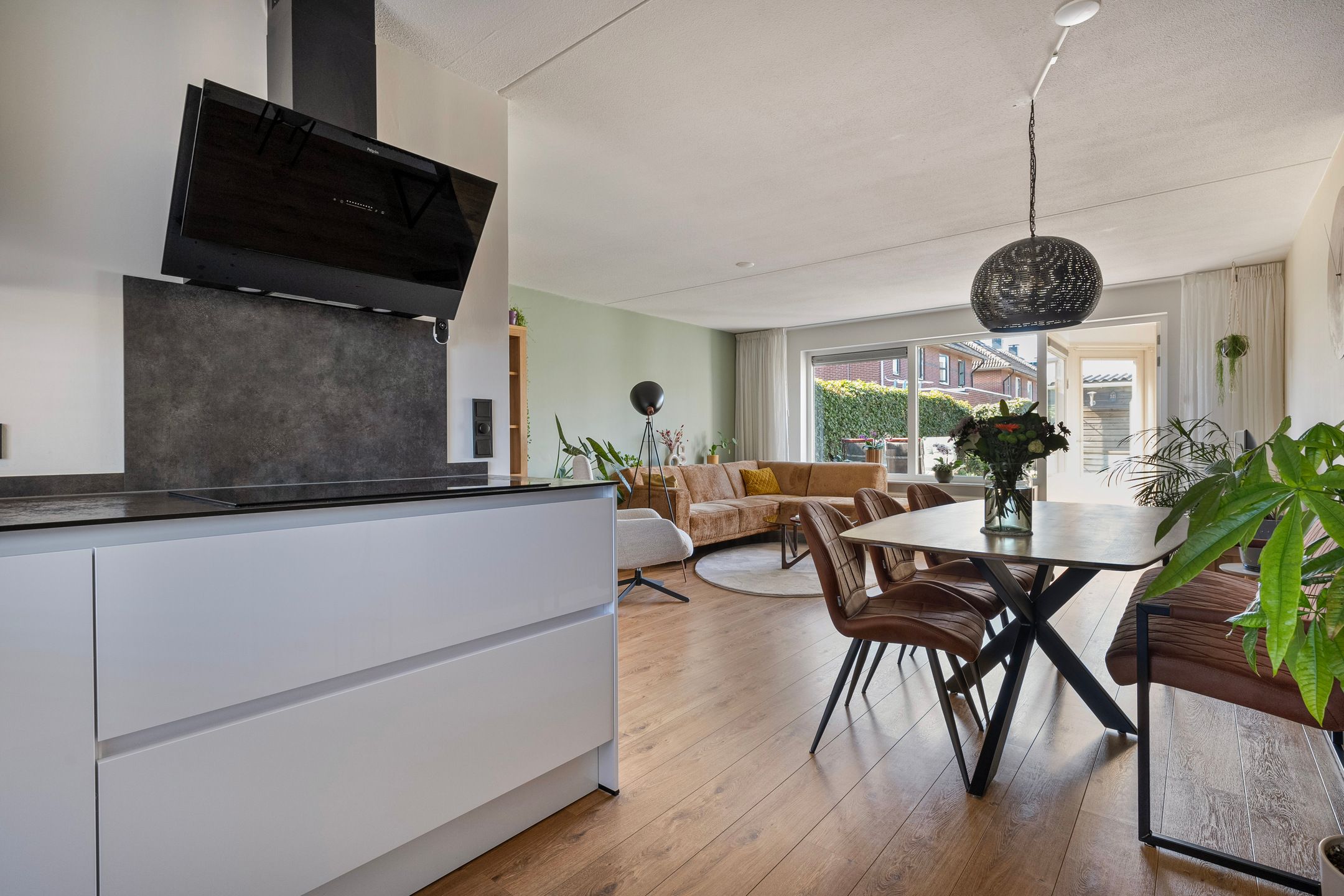 Foto 12 van Van Laarstraat 15