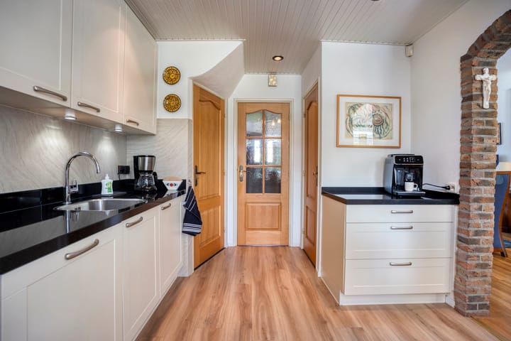 Photo 20 of Bernhardstraat 3