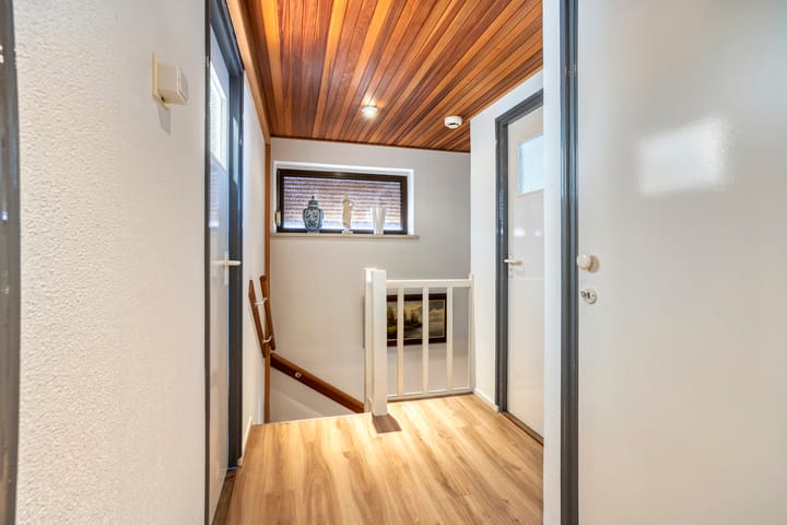 Photo 21 of Bernhardstraat 3