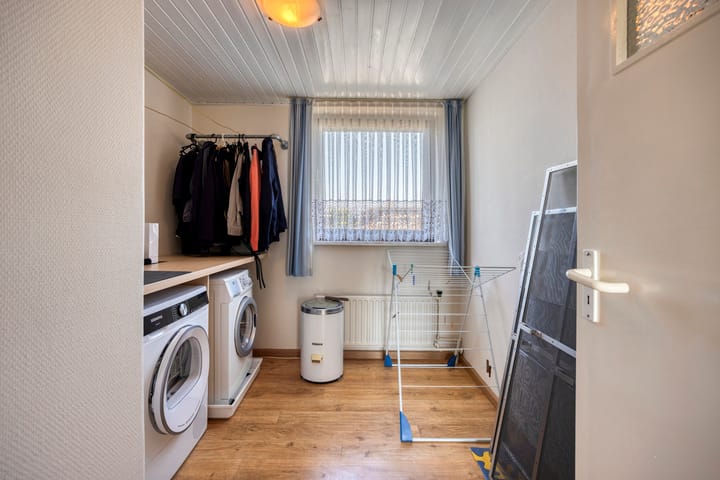 Photo 30 of Bernhardstraat 3