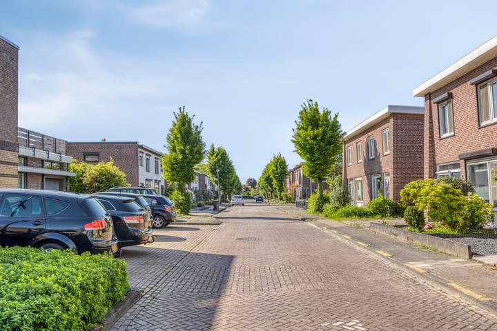 Photo 41 of Bernhardstraat 3