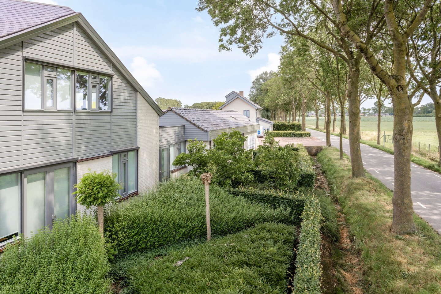 View photo 2 of Molenstraat 56