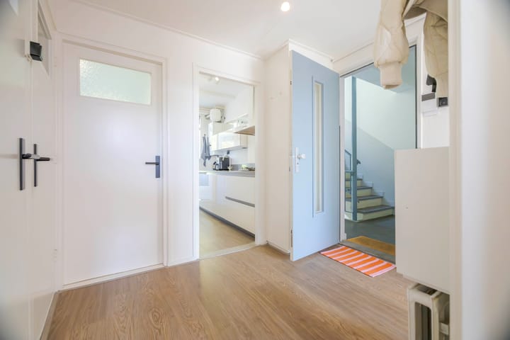 Foto 9 van Burgemeester Bloemersweg 32-2