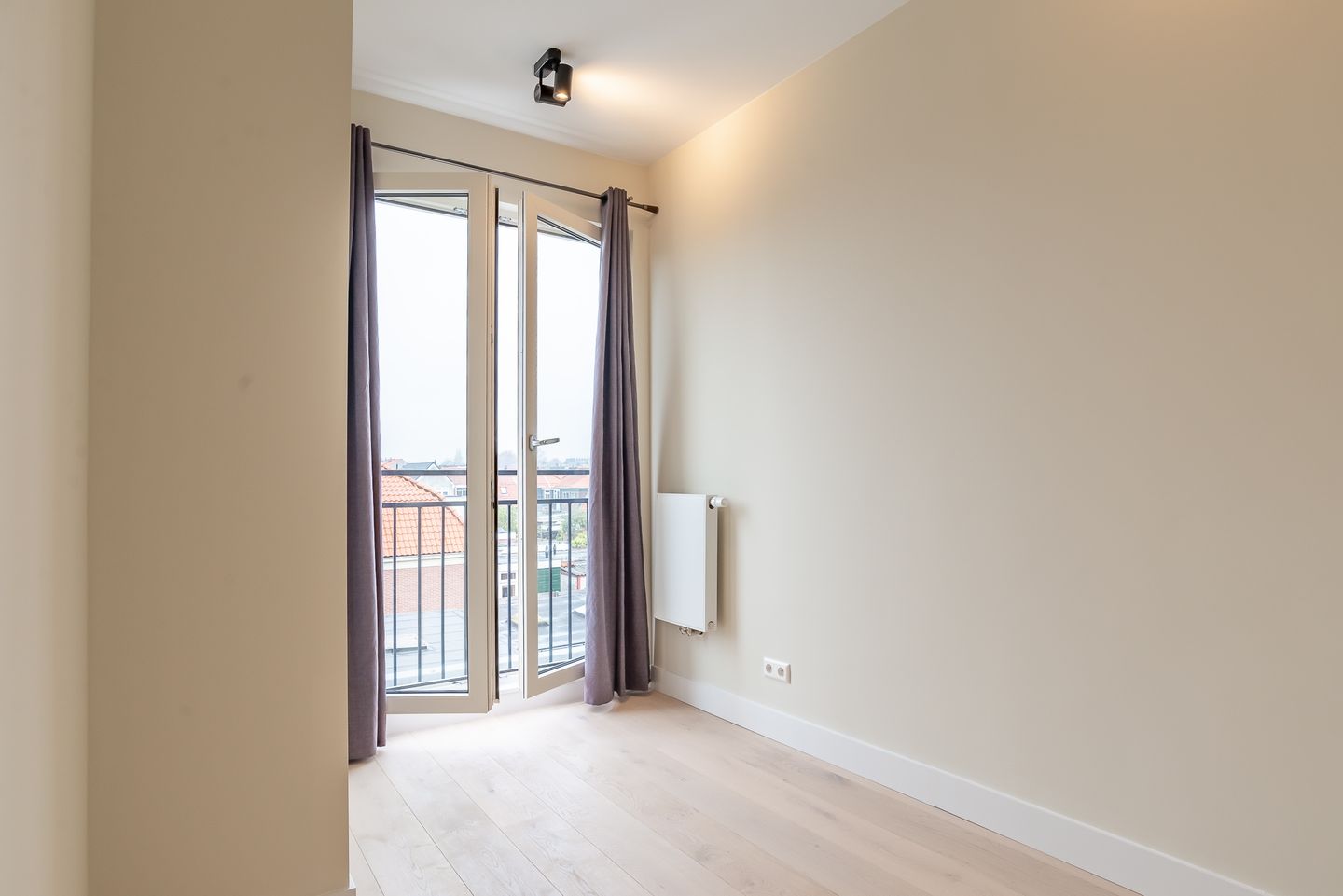 Photo 34 of Oranjestraat 71