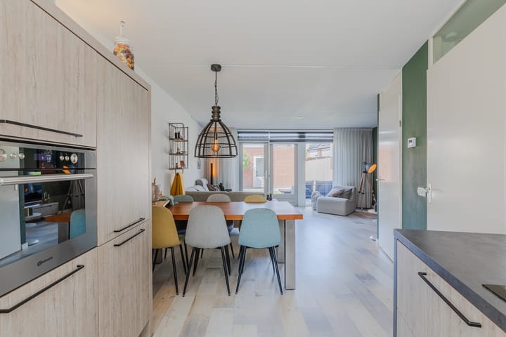 Foto 13 van Smaragd 15