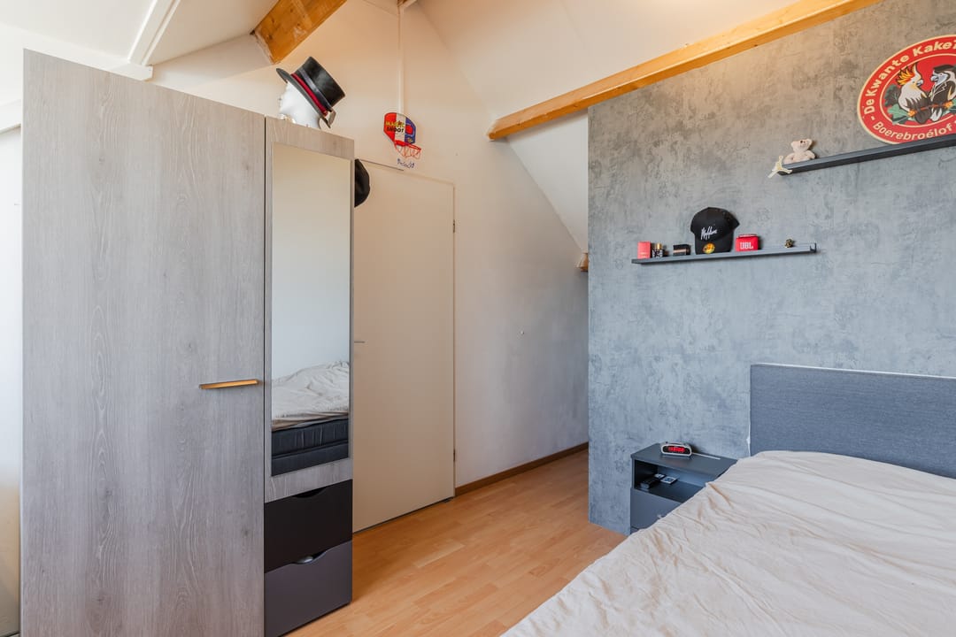 Foto 28 van Smaragd 15