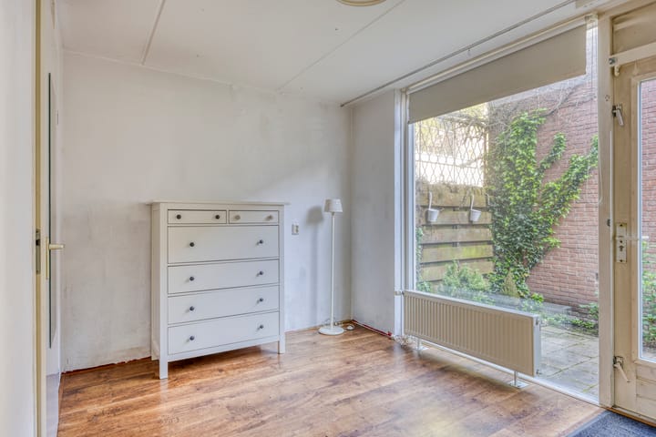 Foto 9 van Helper Westsingel 5-A