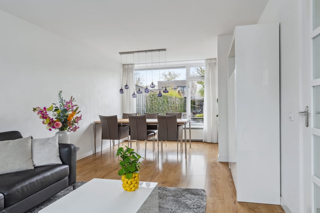 Photo 13 of Arnold van Leuvenstraat 1-A