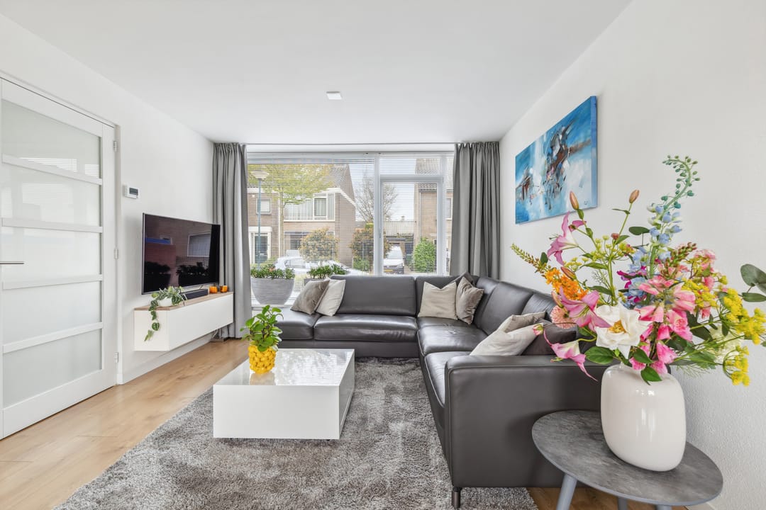 Photo 16 of Arnold van Leuvenstraat 1-A