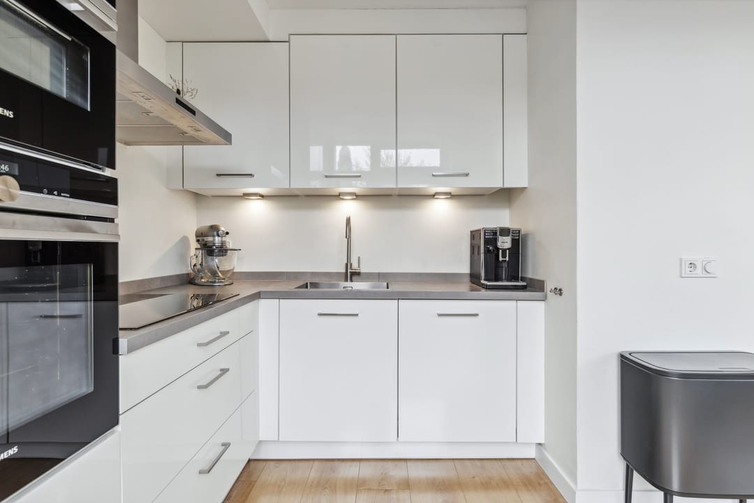 Photo 23 of Arnold van Leuvenstraat 1-A