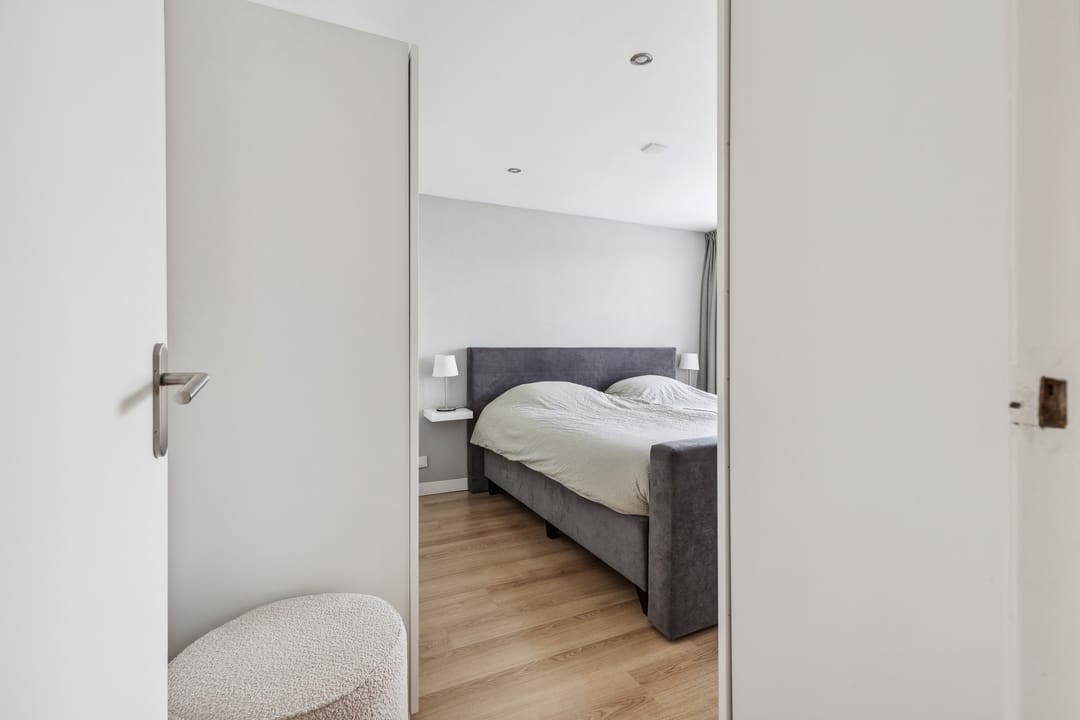 Photo 28 of Arnold van Leuvenstraat 1-A