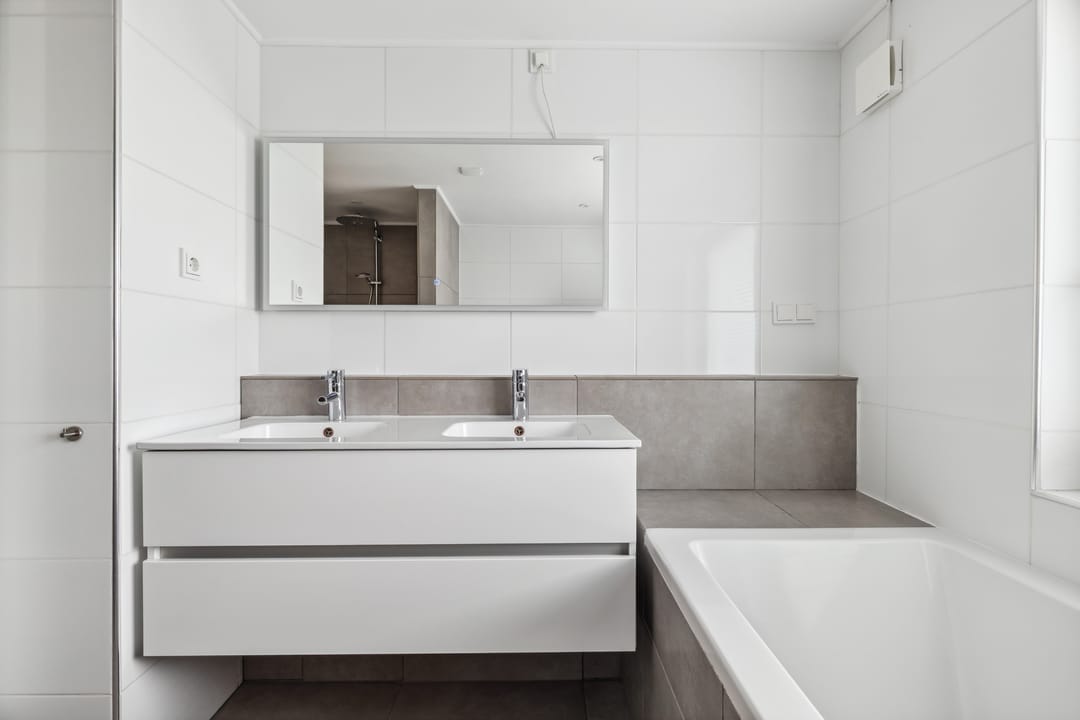 Photo 32 of Arnold van Leuvenstraat 1-A