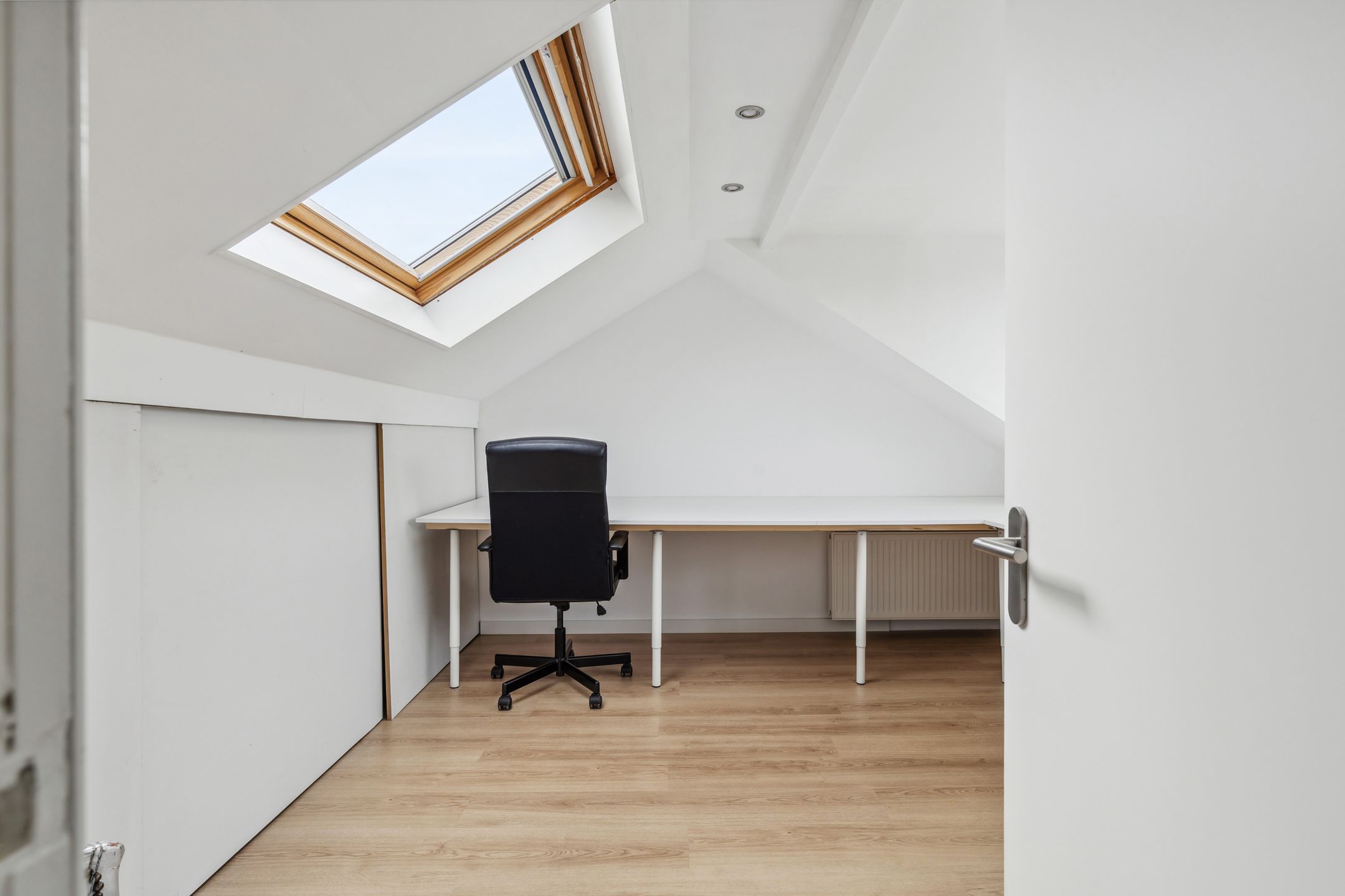 Photo 36 of Arnold van Leuvenstraat 1-A