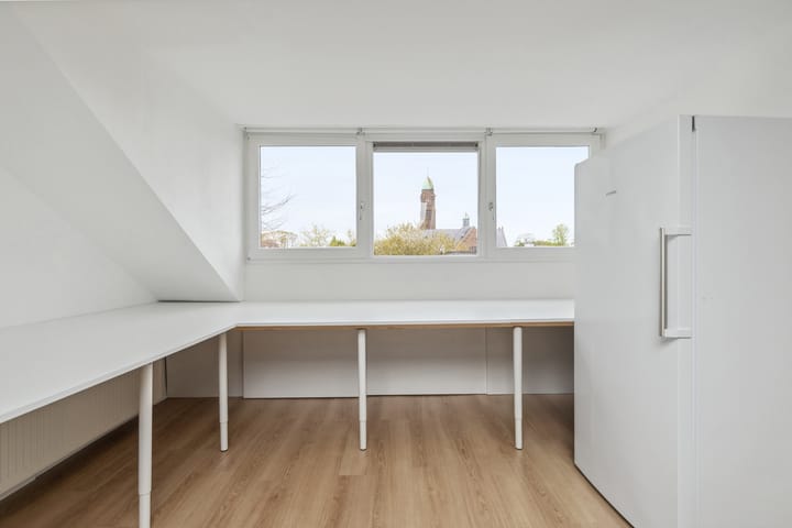 Foto 37 van Arnold van Leuvenstraat 1-A