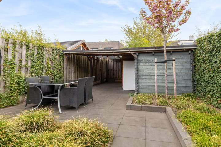 Foto 42 van Arnold van Leuvenstraat 1-A