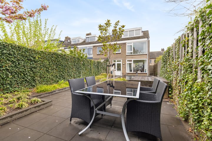 Foto 43 van Arnold van Leuvenstraat 1-A