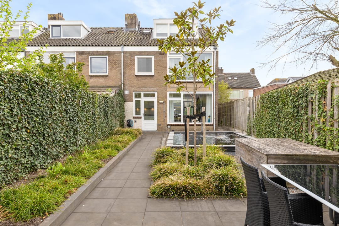 Photo 46 of Arnold van Leuvenstraat 1-A