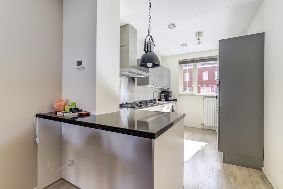 Foto 13 van De Deckerestraat 32