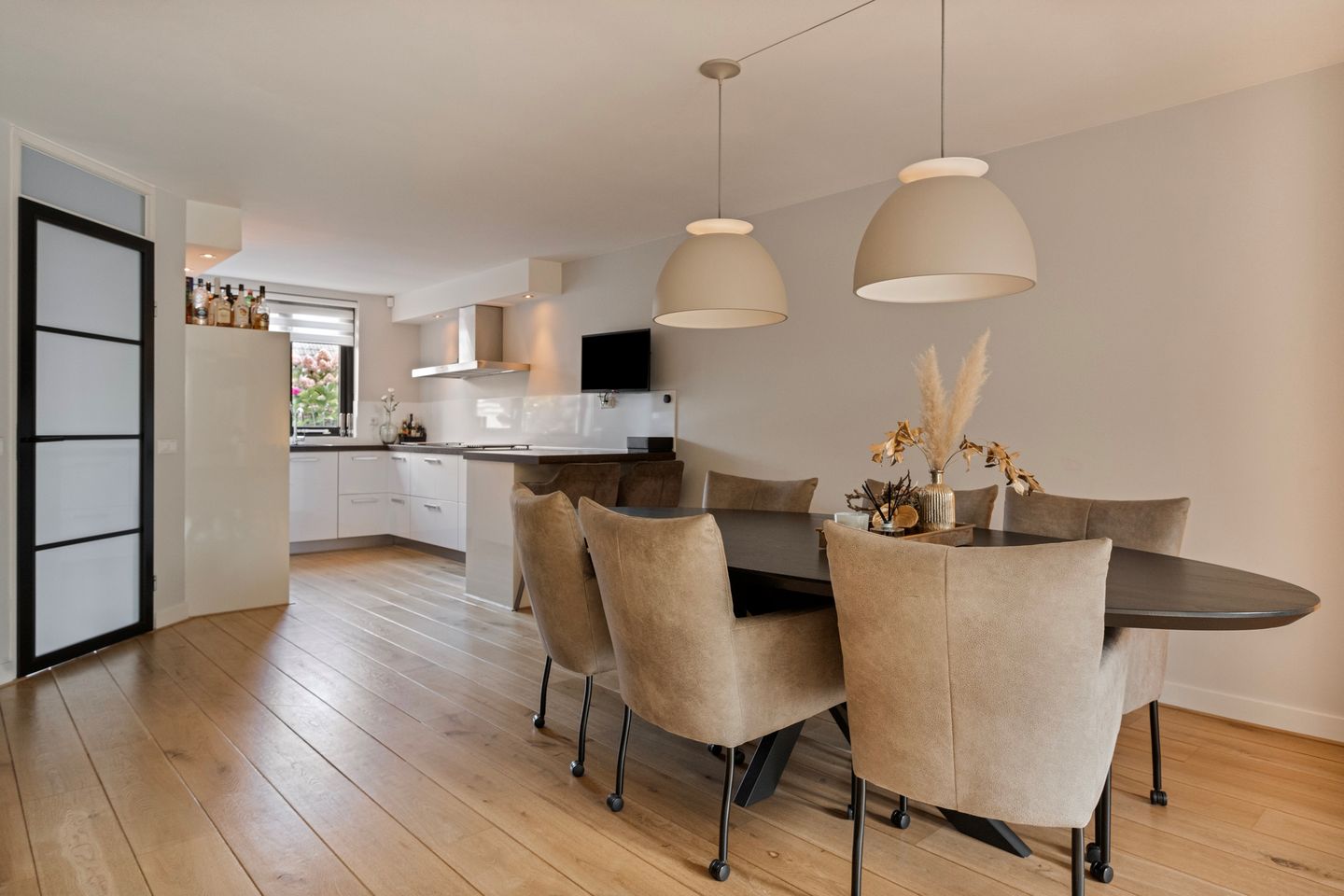 Photo 10 of Marga Klompélaan 1