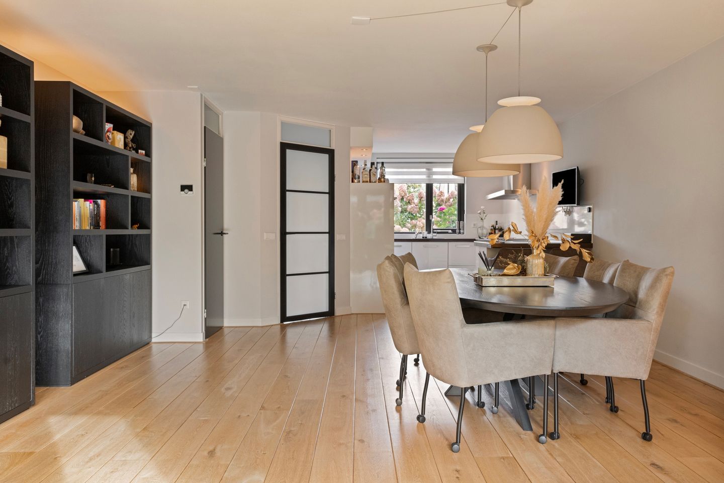 Photo 5 of Marga Klompélaan 1