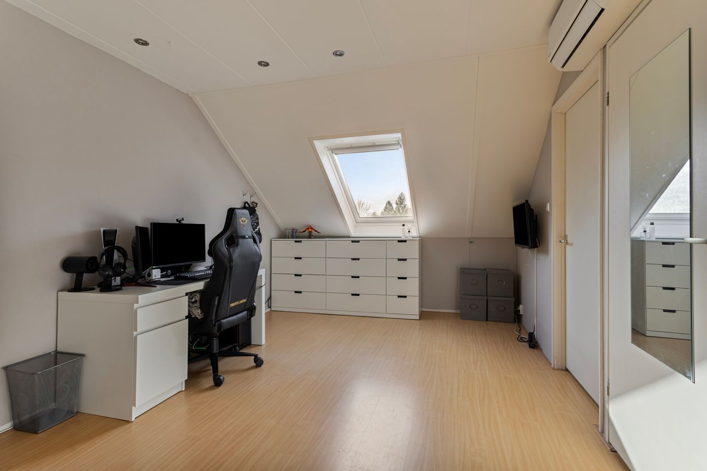 Photo 40 of Marga Klompélaan 1