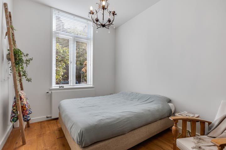 Foto 24 van Adriaanstraat 65