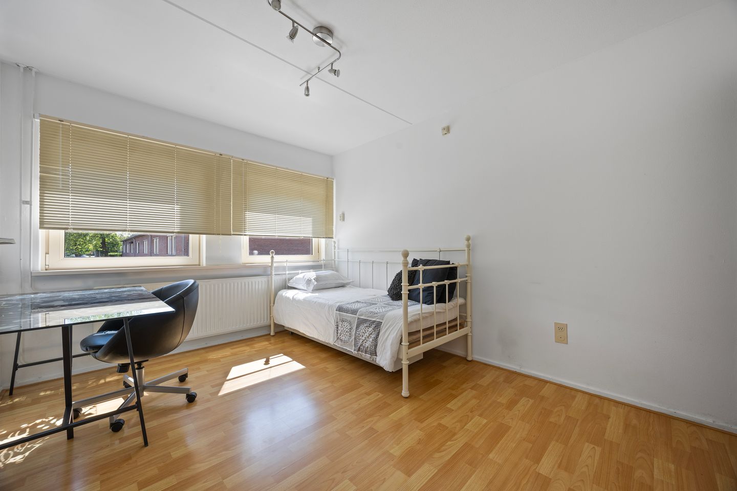 Photo 19 of Barentszstraat 10