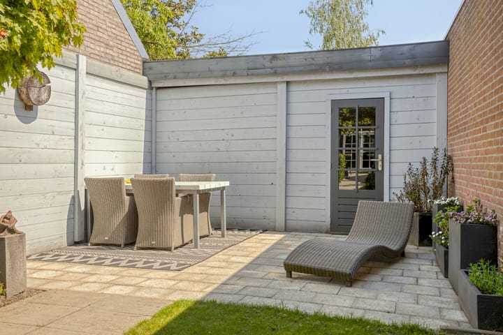 Photo 37 of Sint Vincentiusstraat 97