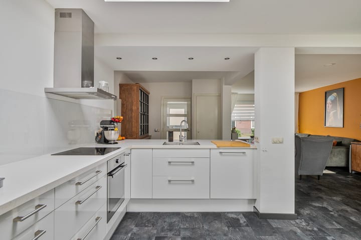 Foto 10 van Weefmeesterstraat 16