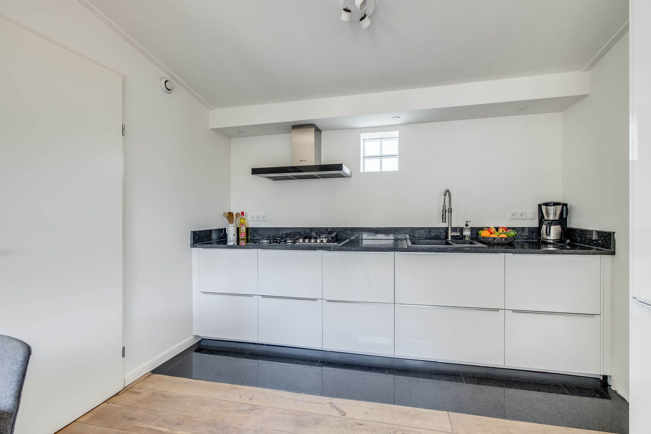 Foto 36 van Marmerplein 34