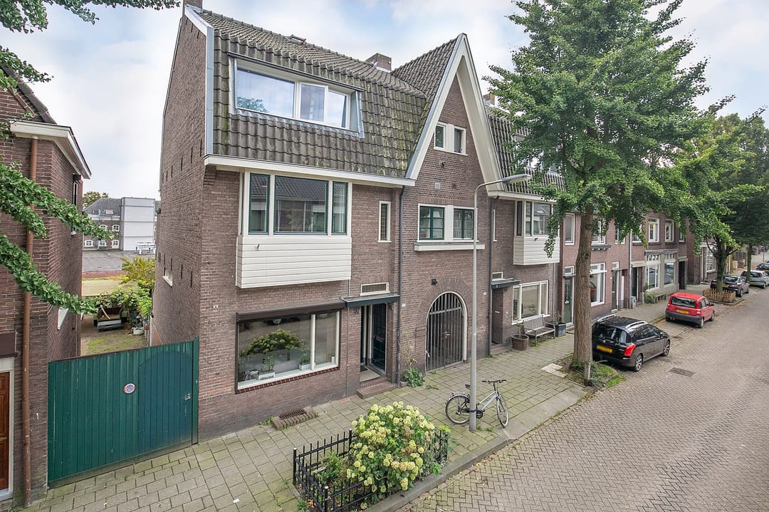 Foto 2 van Agnietenstraat 87