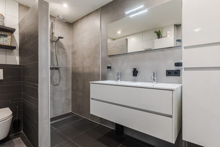 Photo 15 of Jan Brunnekreefstraat 30