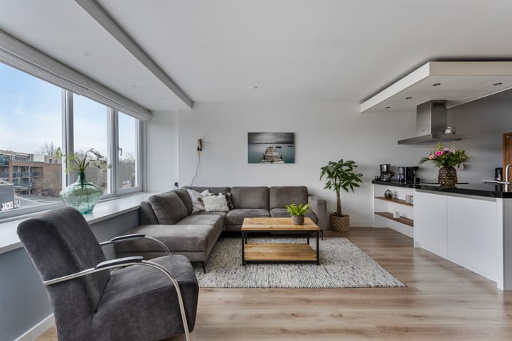 Foto 10 van Deutzstraat 7