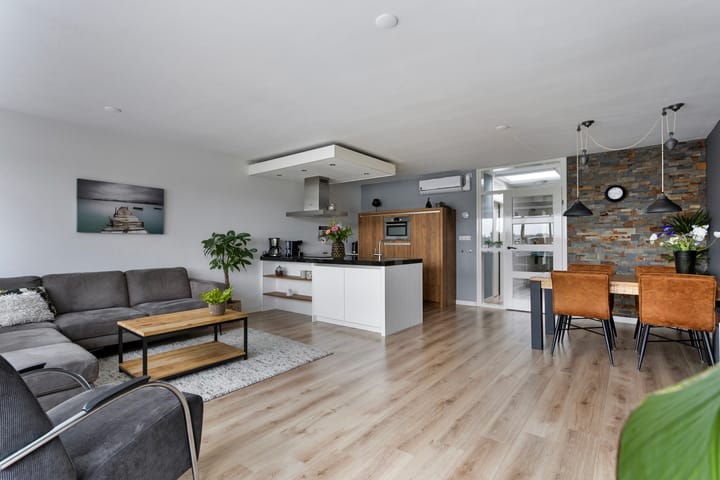 Foto 12 van Deutzstraat 7