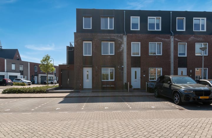 Foto 1 van Overstapwei 17