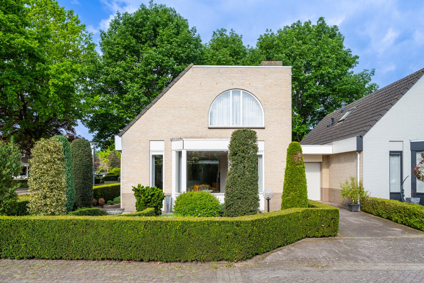 Foto 1 van Maasland 85