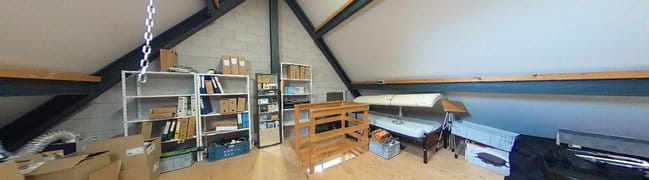 Opslag verdieping loods