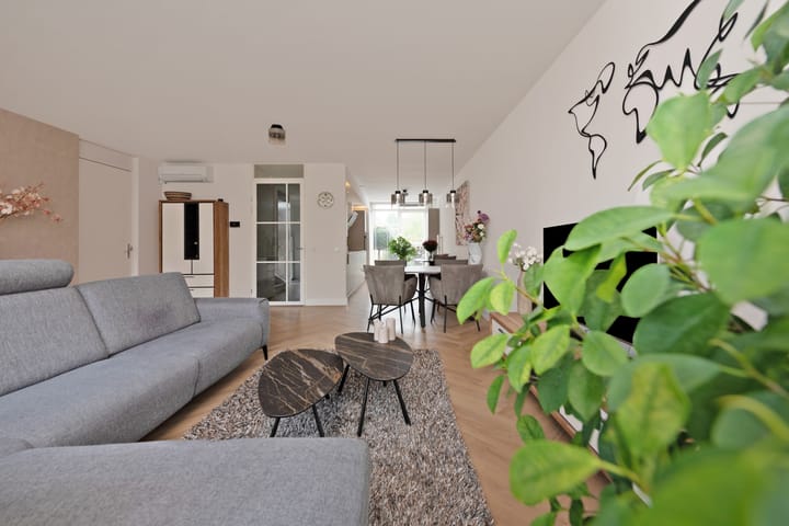 Foto 2 van Keizersmantel 4