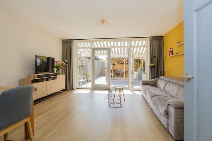 Foto 9 van Planetenweg 339