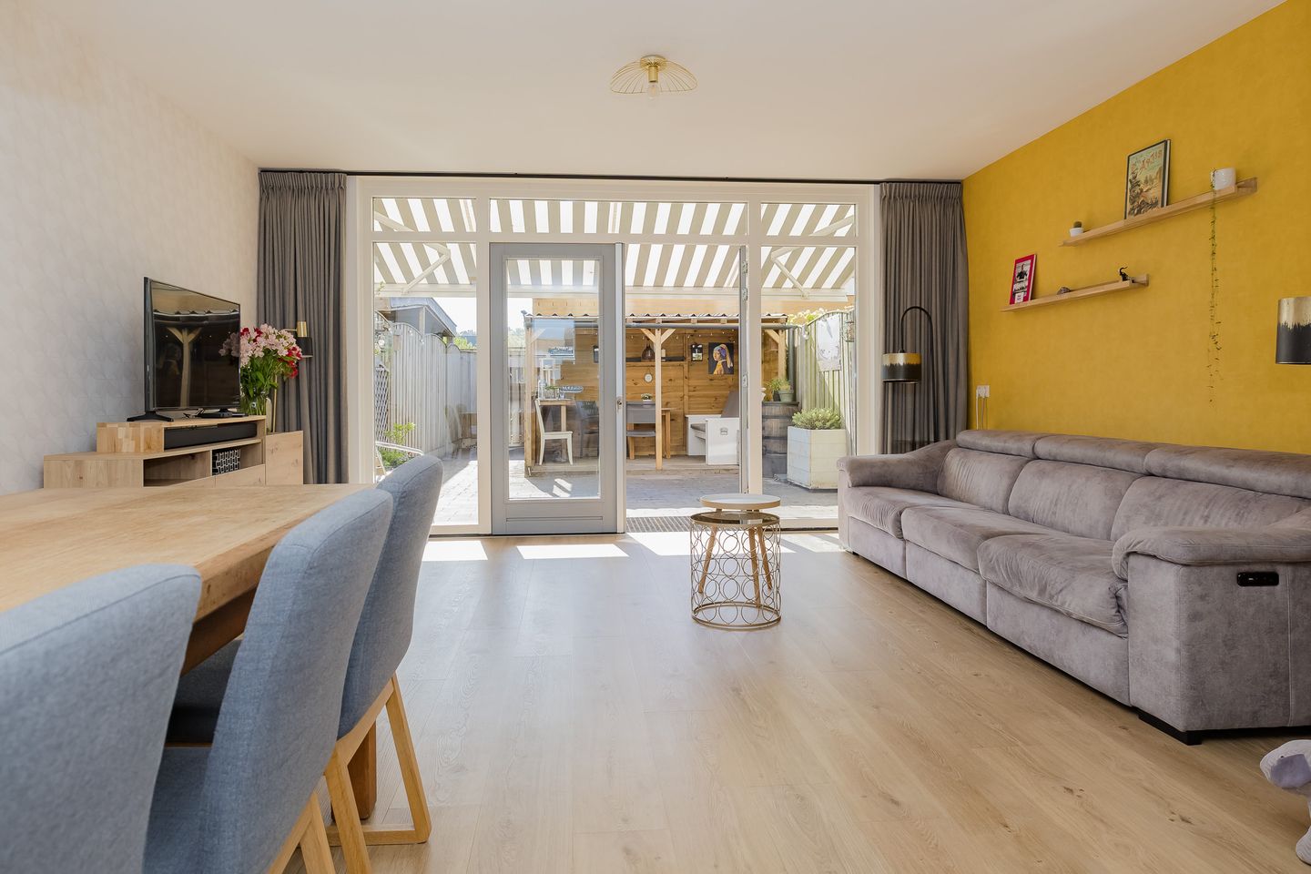 Foto 10 van Planetenweg 339