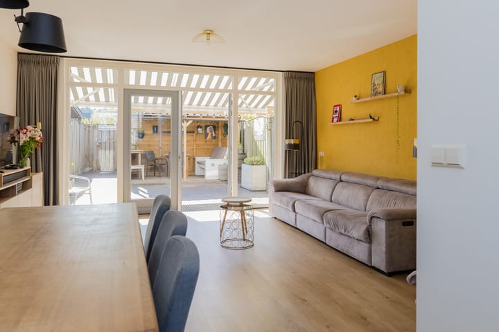 Foto 16 van Planetenweg 339