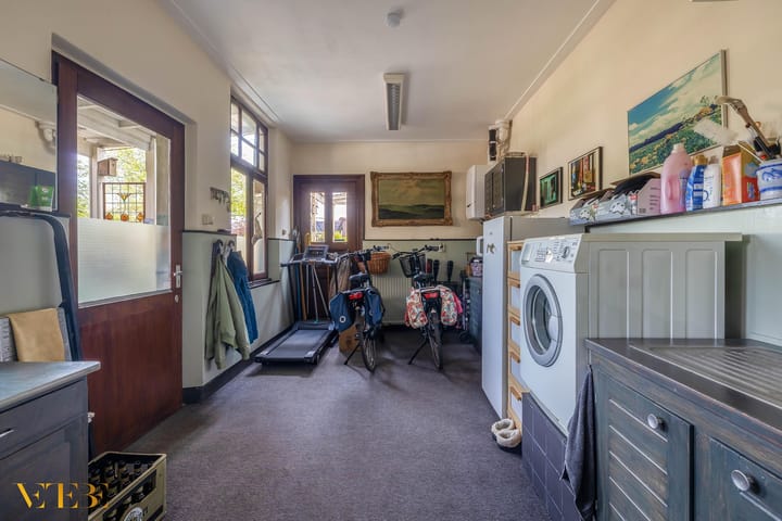 Photo 8 of Spoorstraat 27