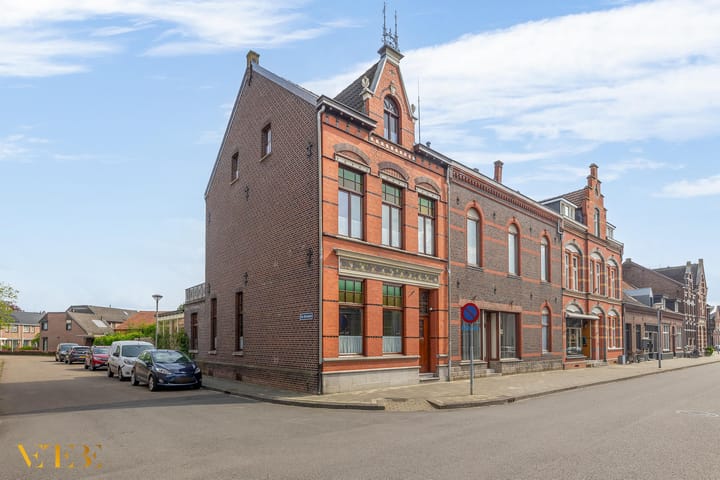 Photo 33 of Spoorstraat 27