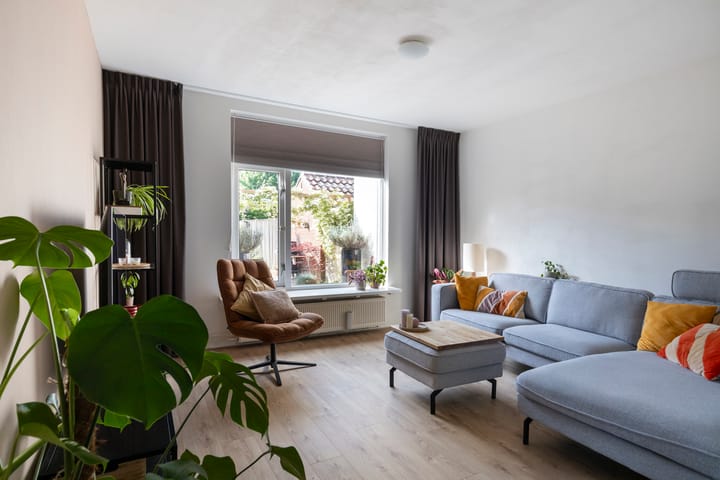 Foto 2 van van Ambestraat 5